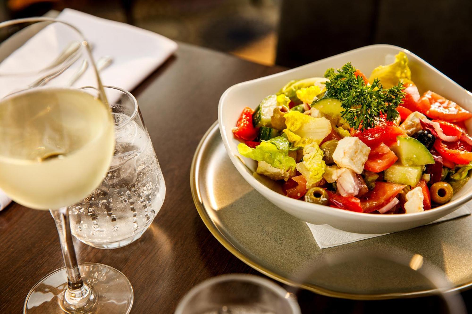 Sunday London Staines-Upon-Thames Heathrow T5 Hotel Ngoại thất bức ảnh