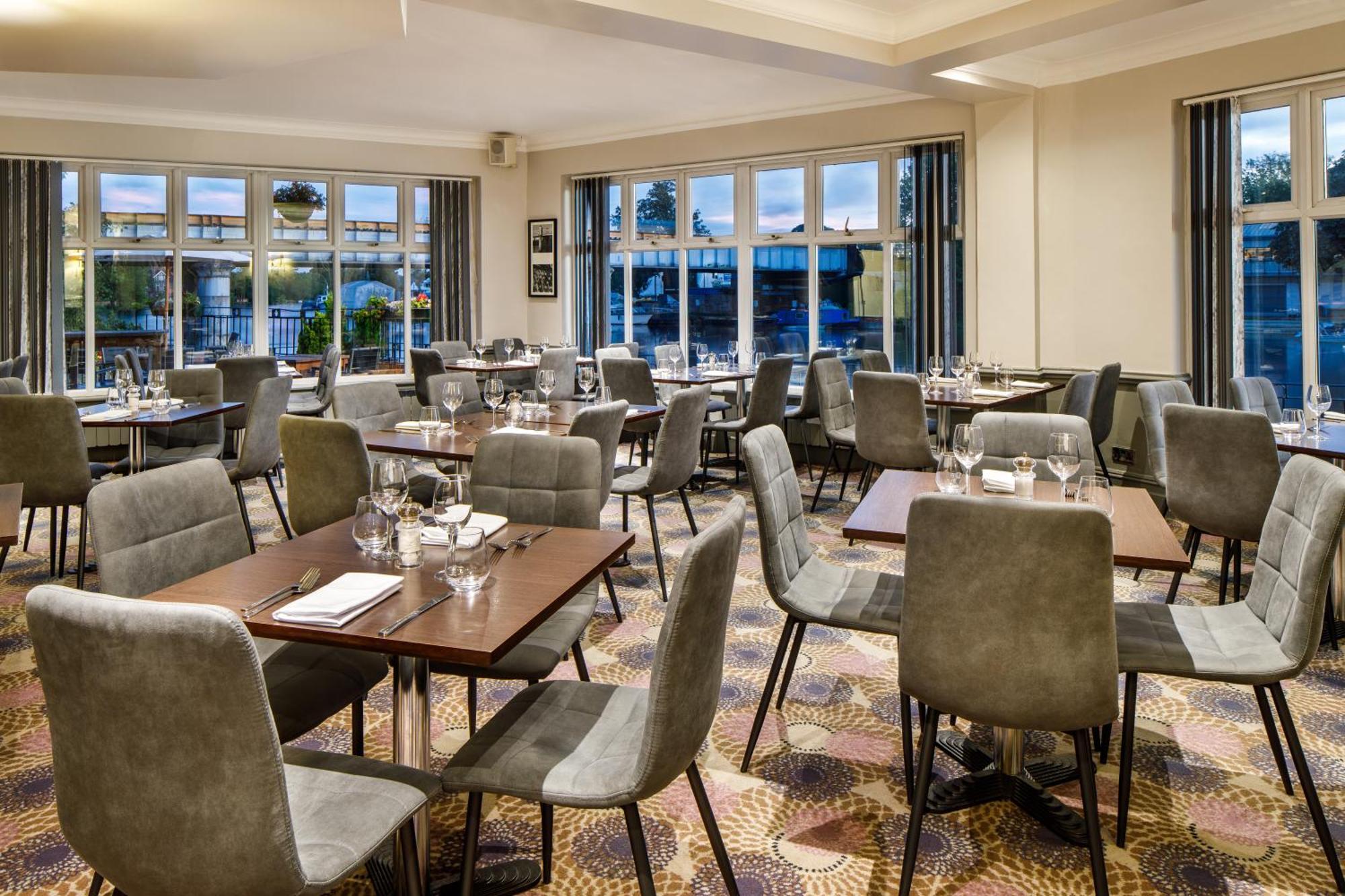 Sunday London Staines-Upon-Thames Heathrow T5 Hotel Ngoại thất bức ảnh