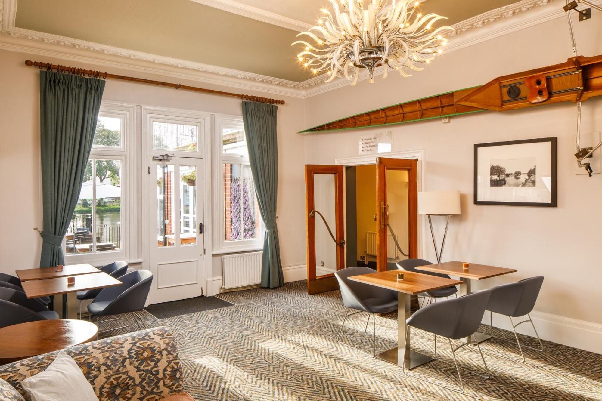 Sunday London Staines-Upon-Thames Heathrow T5 Hotel Ngoại thất bức ảnh