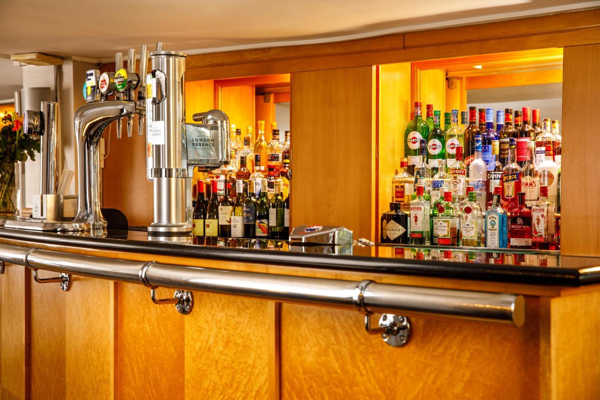 Sunday London Staines-Upon-Thames Heathrow T5 Hotel Ngoại thất bức ảnh