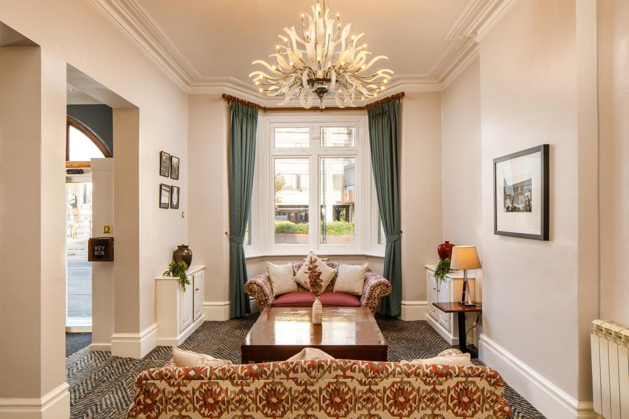 Sunday London Staines-Upon-Thames Heathrow T5 Hotel Ngoại thất bức ảnh