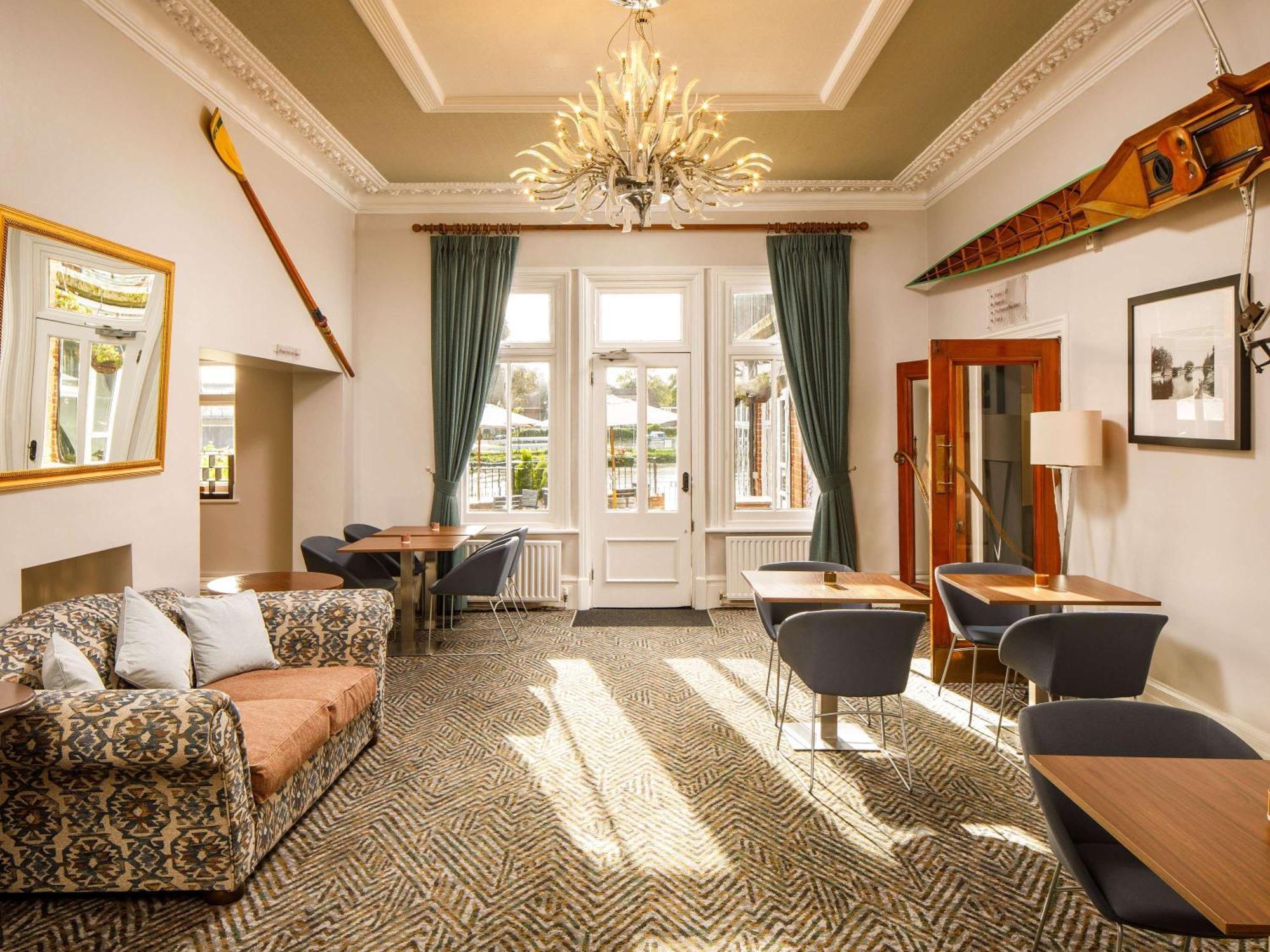 Sunday London Staines-Upon-Thames Heathrow T5 Hotel Ngoại thất bức ảnh