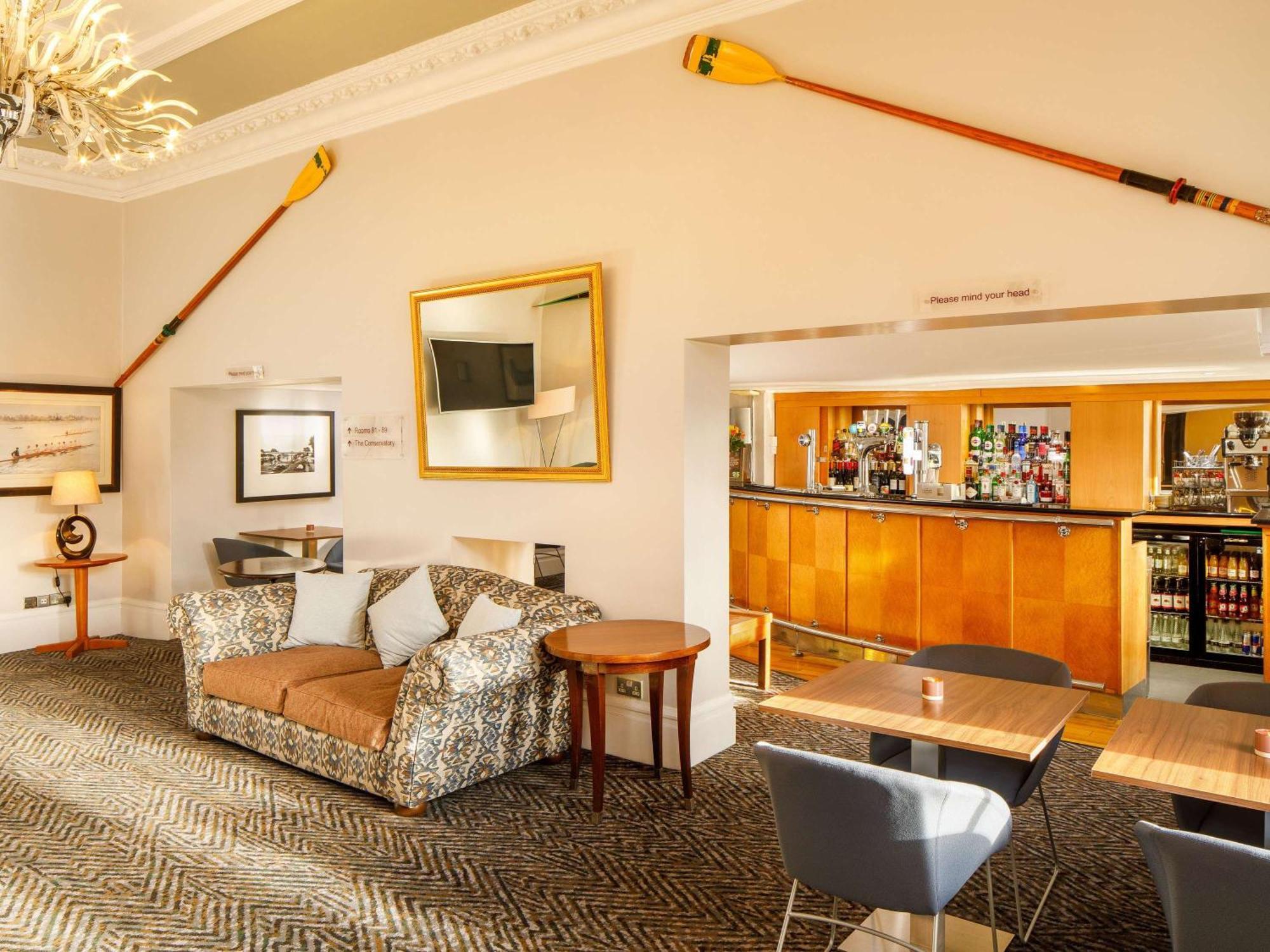 Sunday London Staines-Upon-Thames Heathrow T5 Hotel Ngoại thất bức ảnh