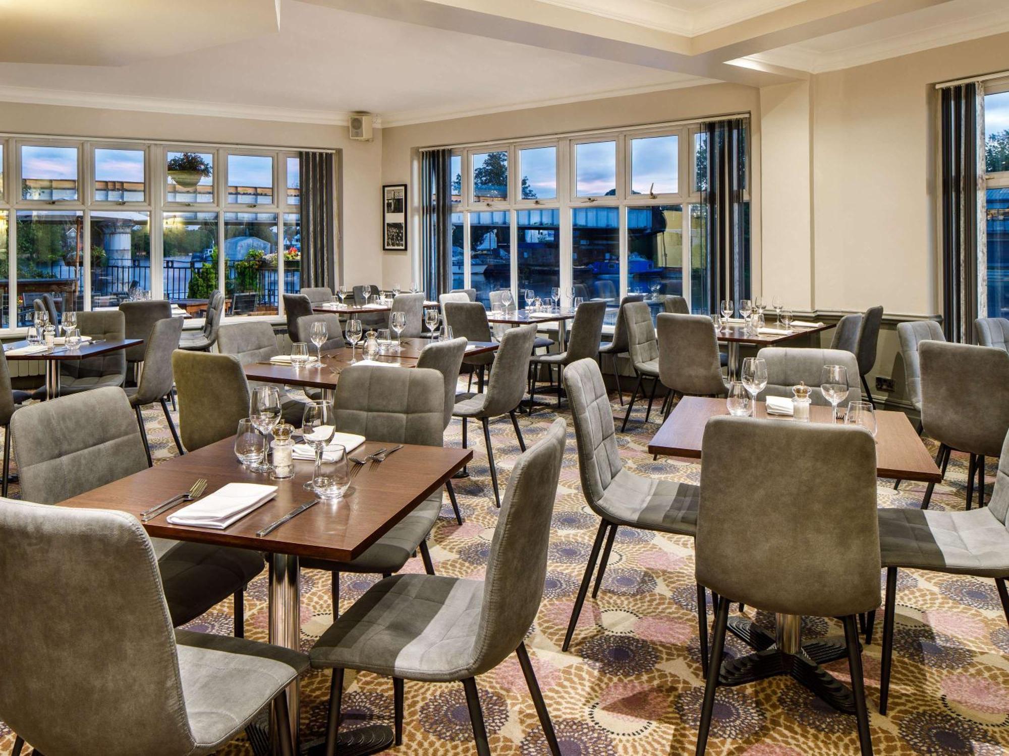 Sunday London Staines-Upon-Thames Heathrow T5 Hotel Ngoại thất bức ảnh