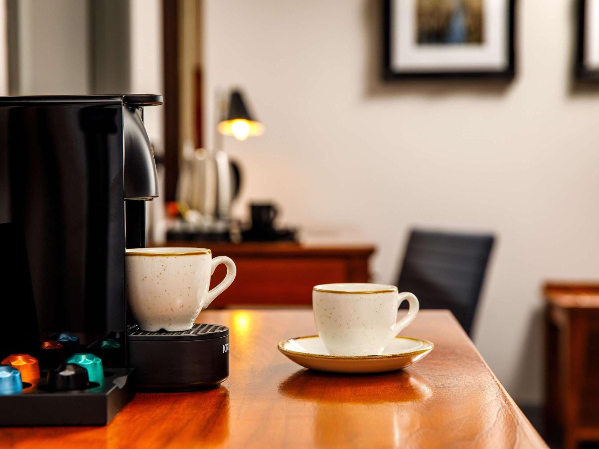Sunday London Staines-Upon-Thames Heathrow T5 Hotel Ngoại thất bức ảnh