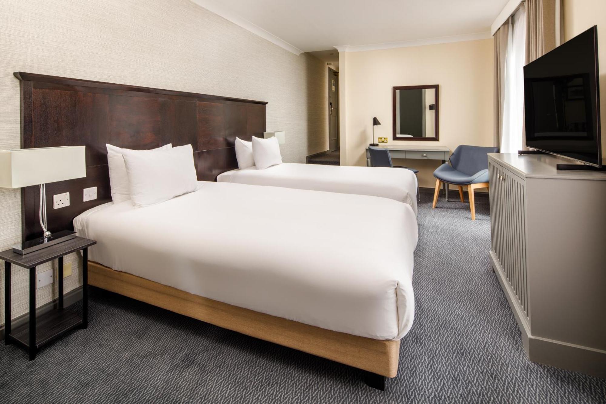 Sunday London Staines-Upon-Thames Heathrow T5 Hotel Ngoại thất bức ảnh