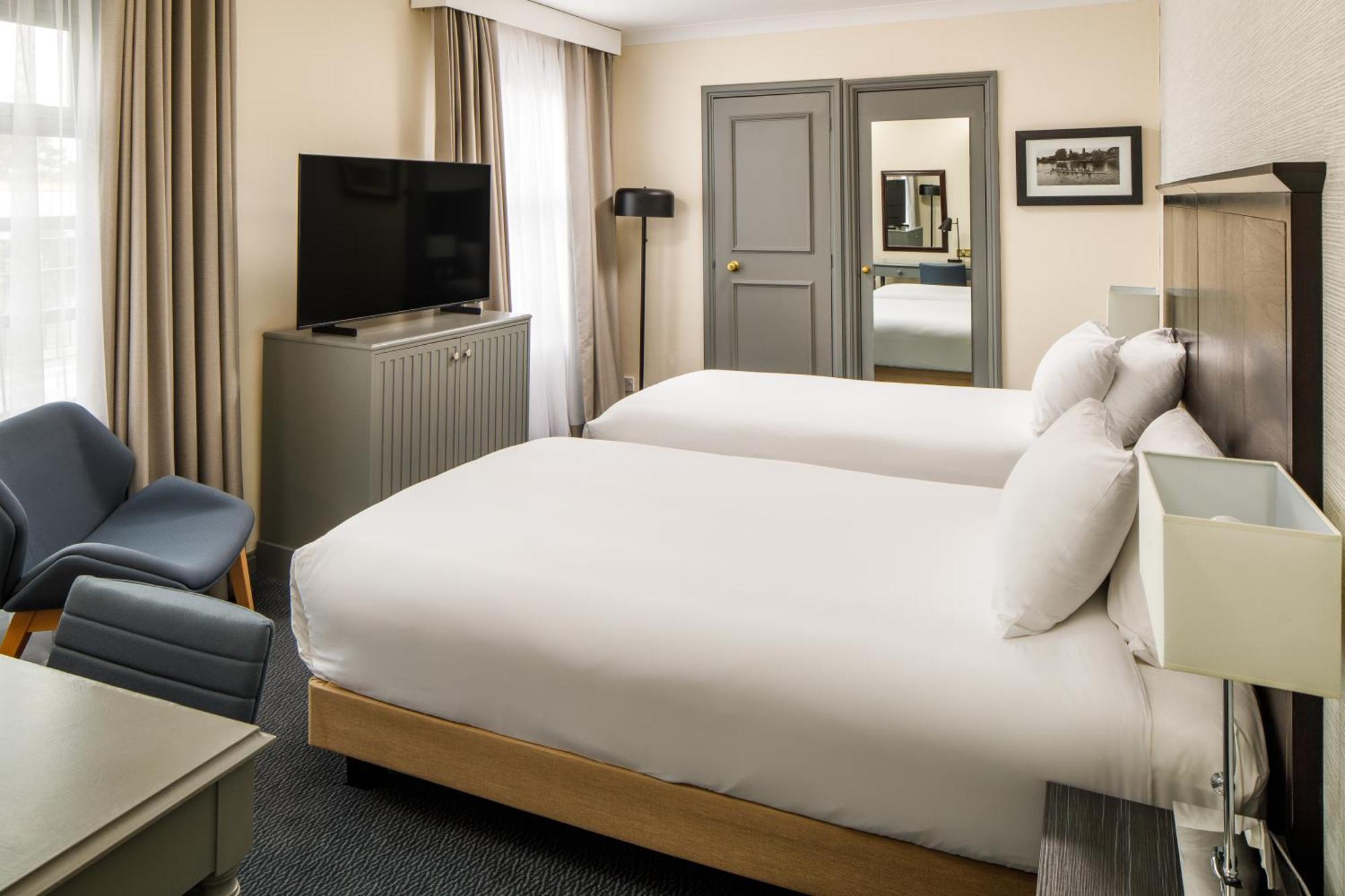 Sunday London Staines-Upon-Thames Heathrow T5 Hotel Ngoại thất bức ảnh